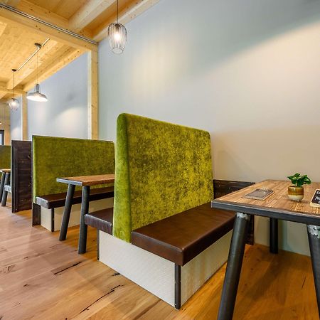 Loftstyle Hotel Eningen; Sure Hotel Collection By BW Eningen unter Achalm ภายนอก รูปภาพ